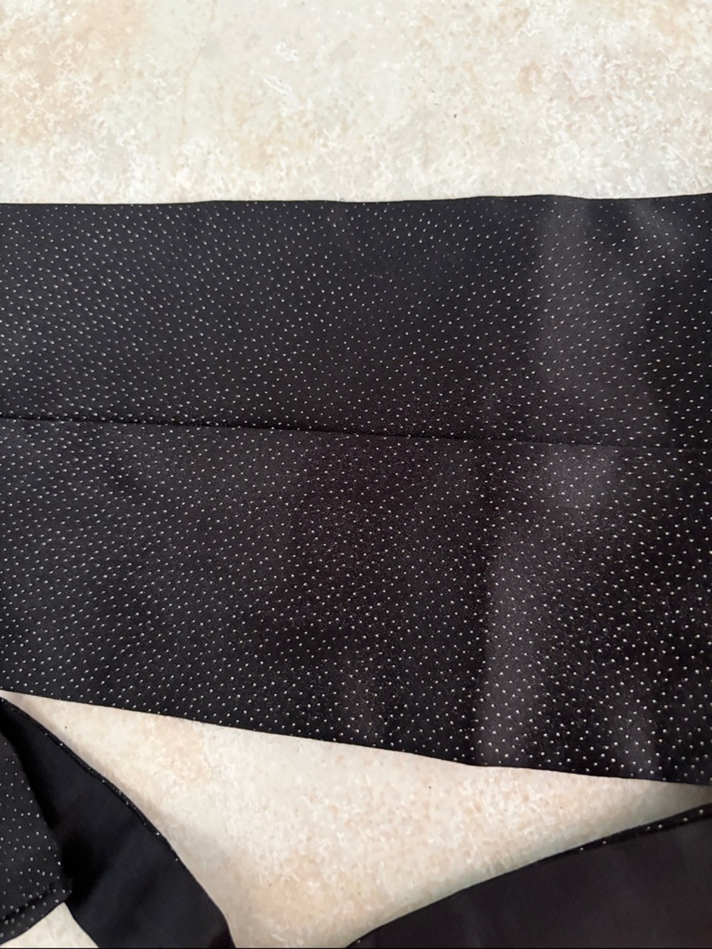 Donna Karan Black Men's Cummerbund with Subtle Dot Texture - Picture 2 of 4